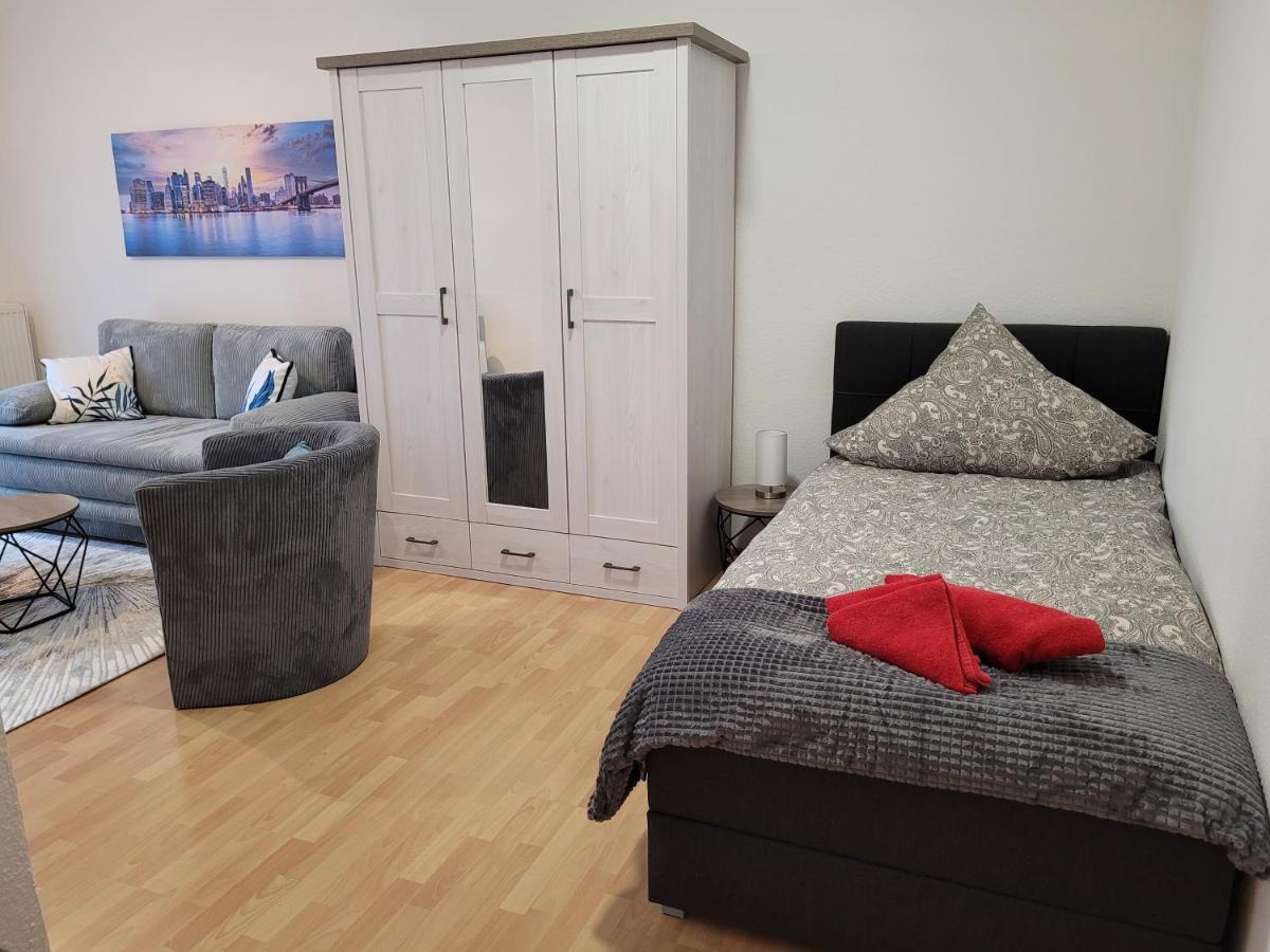 Wohnung In Oberhausen: Zentral & Ruhig, Eigener Eingang Oberhausen  Exteriör bild