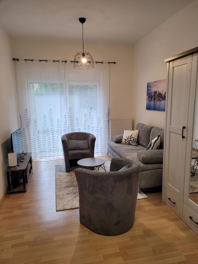 Wohnung In Oberhausen: Zentral & Ruhig, Eigener Eingang Oberhausen  Exteriör bild