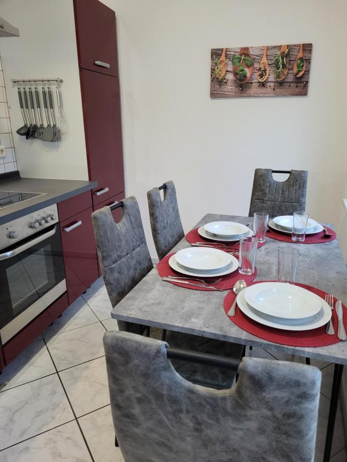Wohnung In Oberhausen: Zentral & Ruhig, Eigener Eingang Oberhausen  Exteriör bild