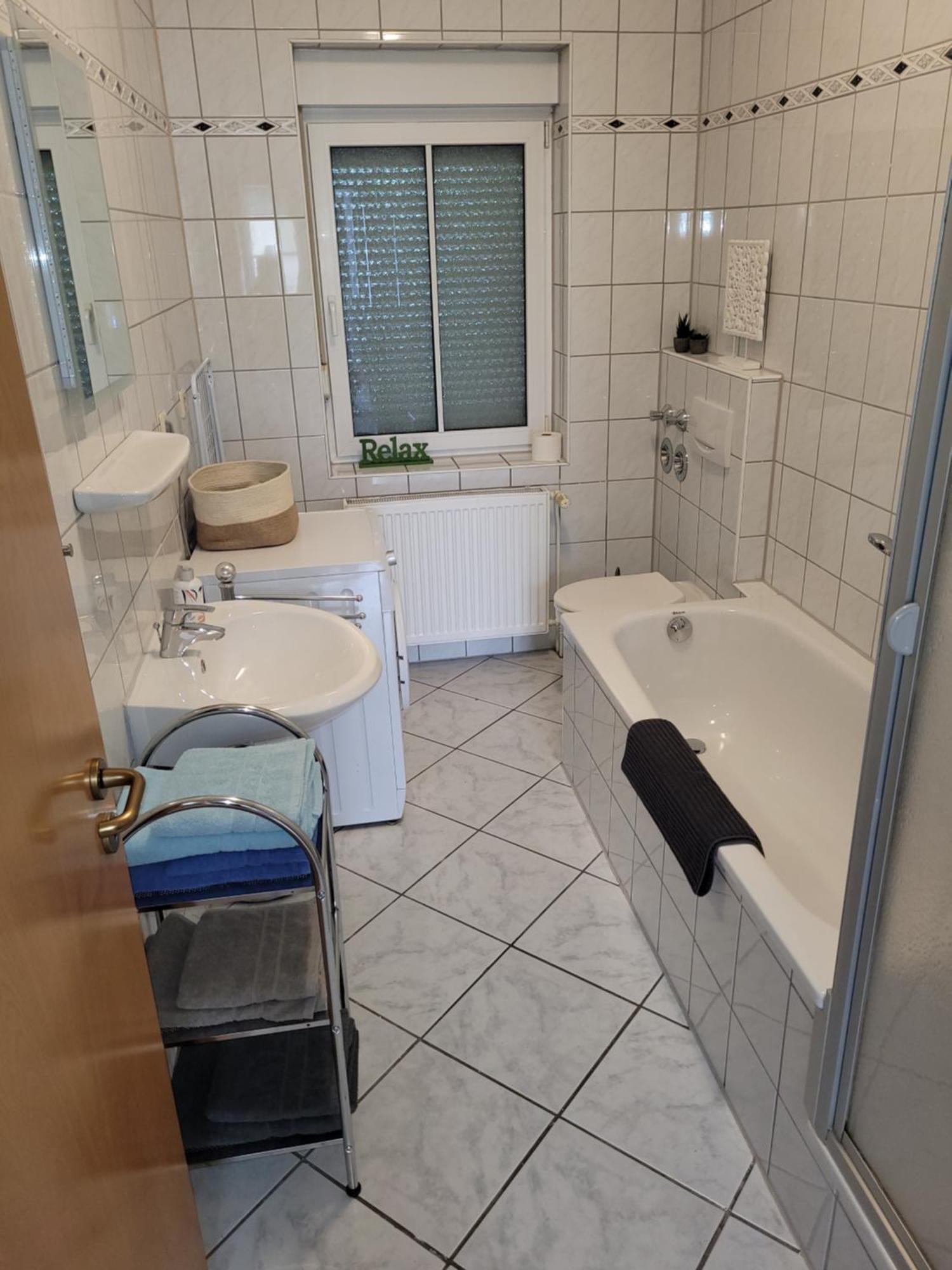 Wohnung In Oberhausen: Zentral & Ruhig, Eigener Eingang Oberhausen  Exteriör bild