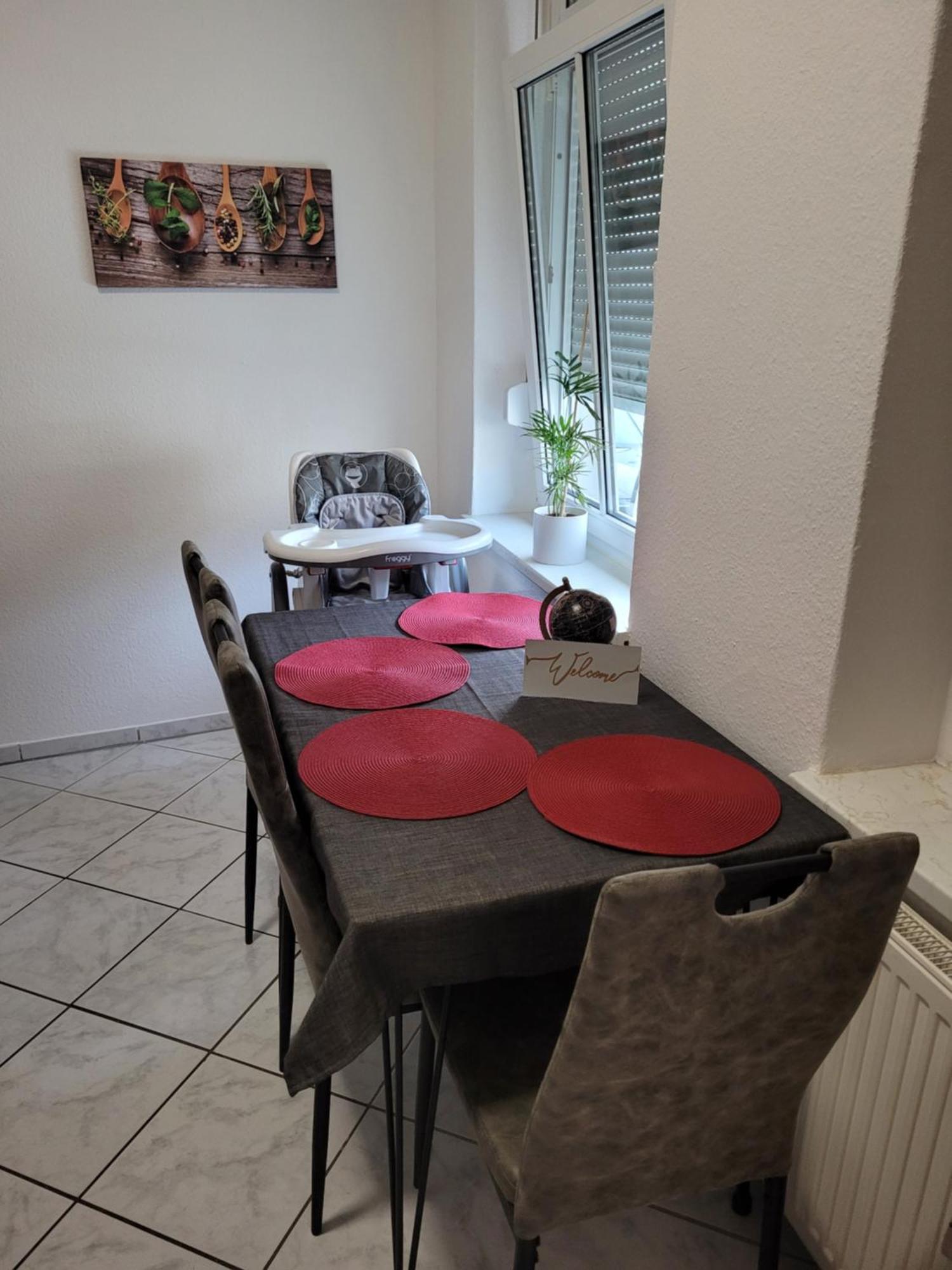Wohnung In Oberhausen: Zentral & Ruhig, Eigener Eingang Oberhausen  Exteriör bild